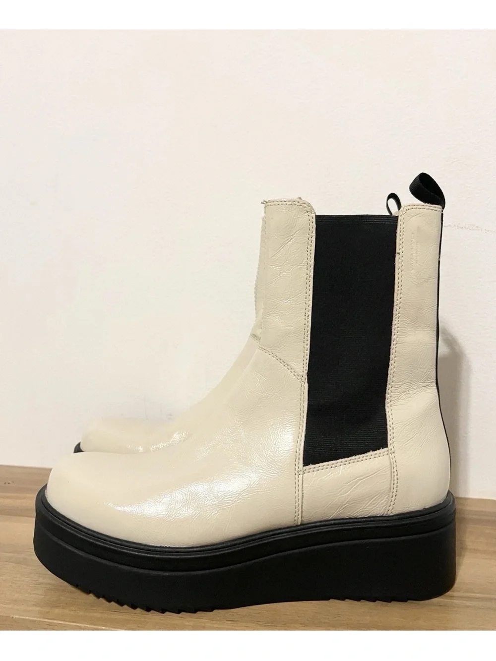 VAGABOND Tara Cream Patent Leather Chelsea Platform Boots US 41 10.5 11 G